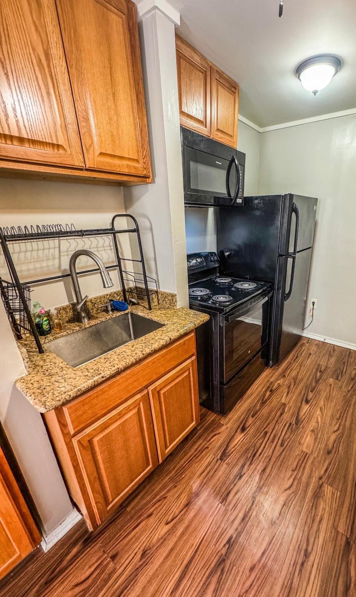 Guest house Cozy With Wifi And Ac In Fabulous *